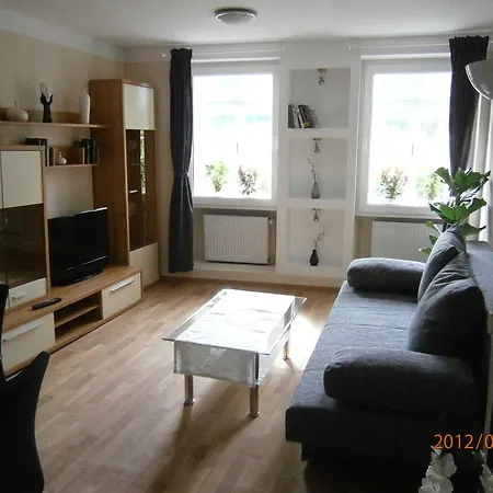 莱茵河畔咖啡馆旅馆 Leutesdorf