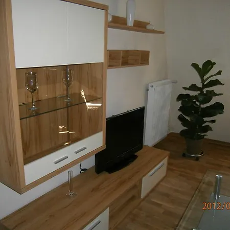 莱茵河畔咖啡馆旅馆